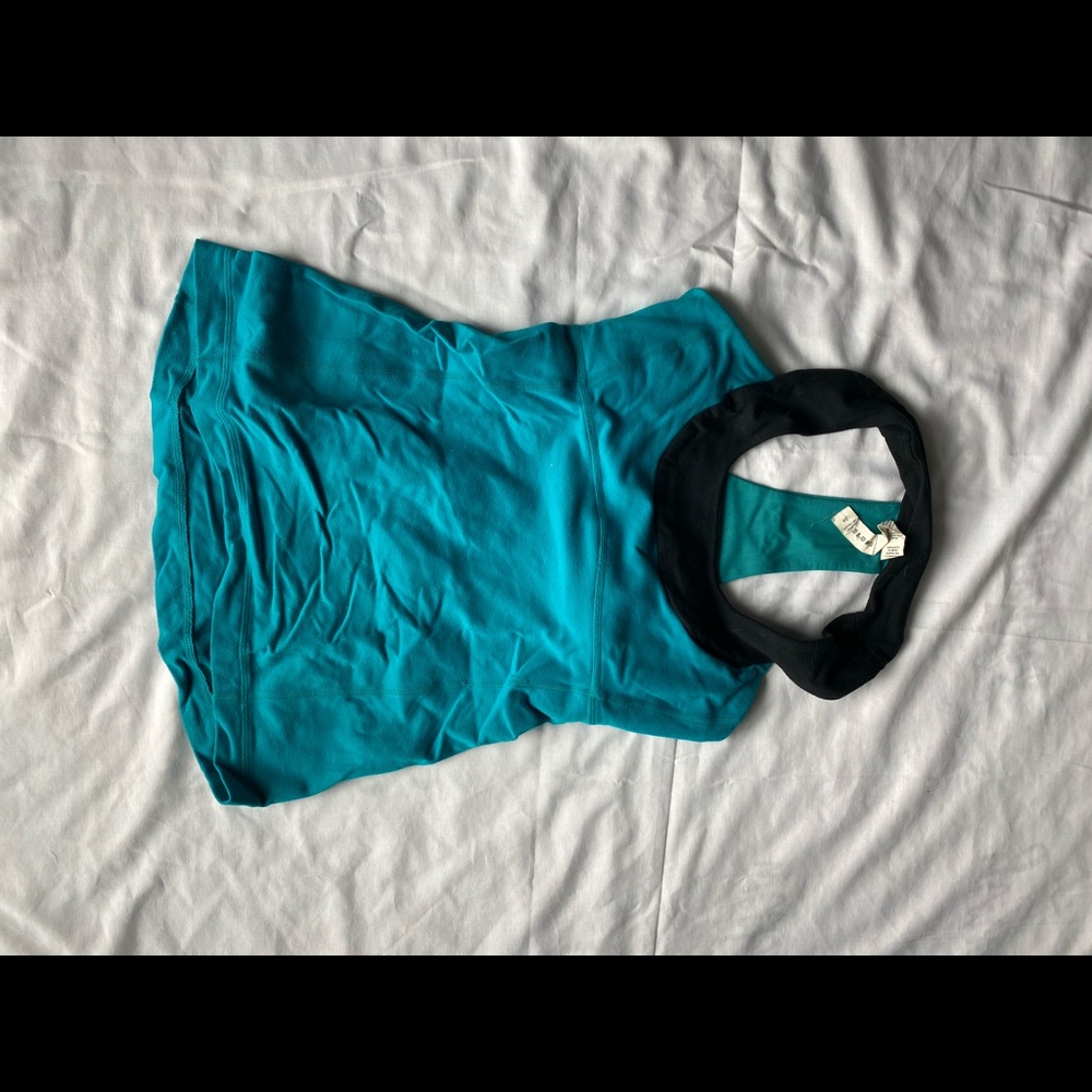 Lululemon tank with built in shelf bra